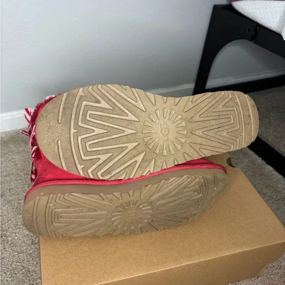 UGG Women's Red Winter Boots - Picture 5 of 5